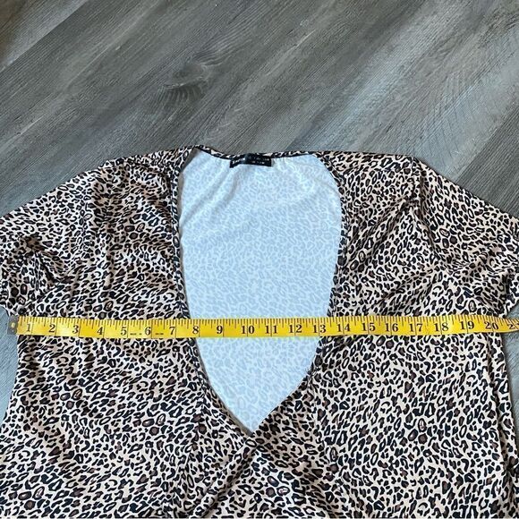 SHEIN Leopard Wrap Top Multi Way Crop Large Animal Print - Picture 6 of 9